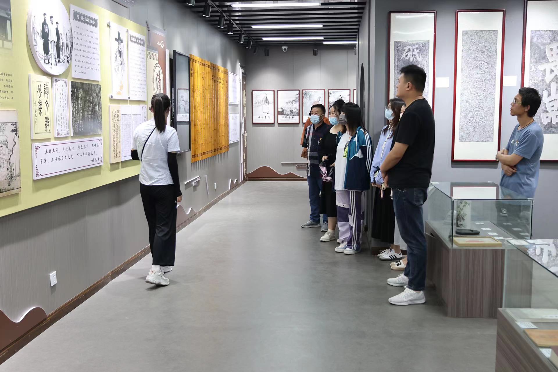 1684397852410035871.jpg 2.jpg